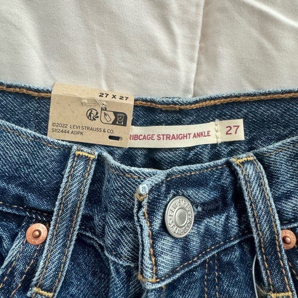 Levi’s Ribcage Ankle Straight Jean - Picture 9 of 13